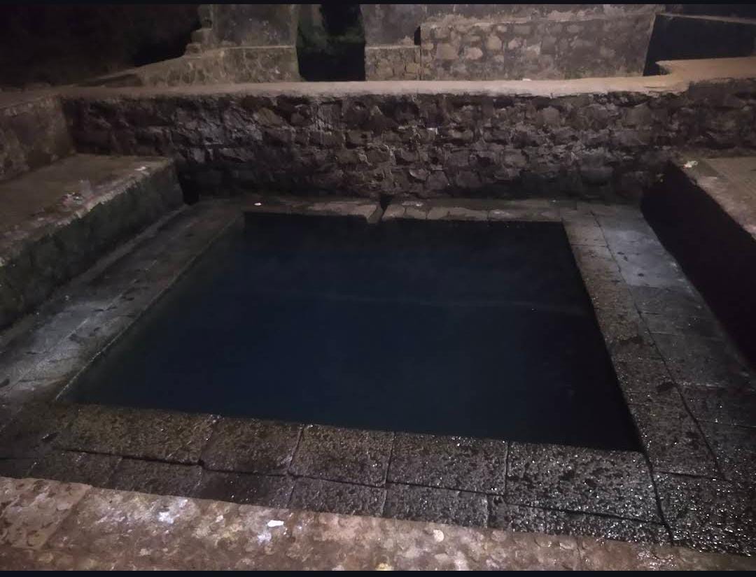 गरम पाण्याचे कुंड 