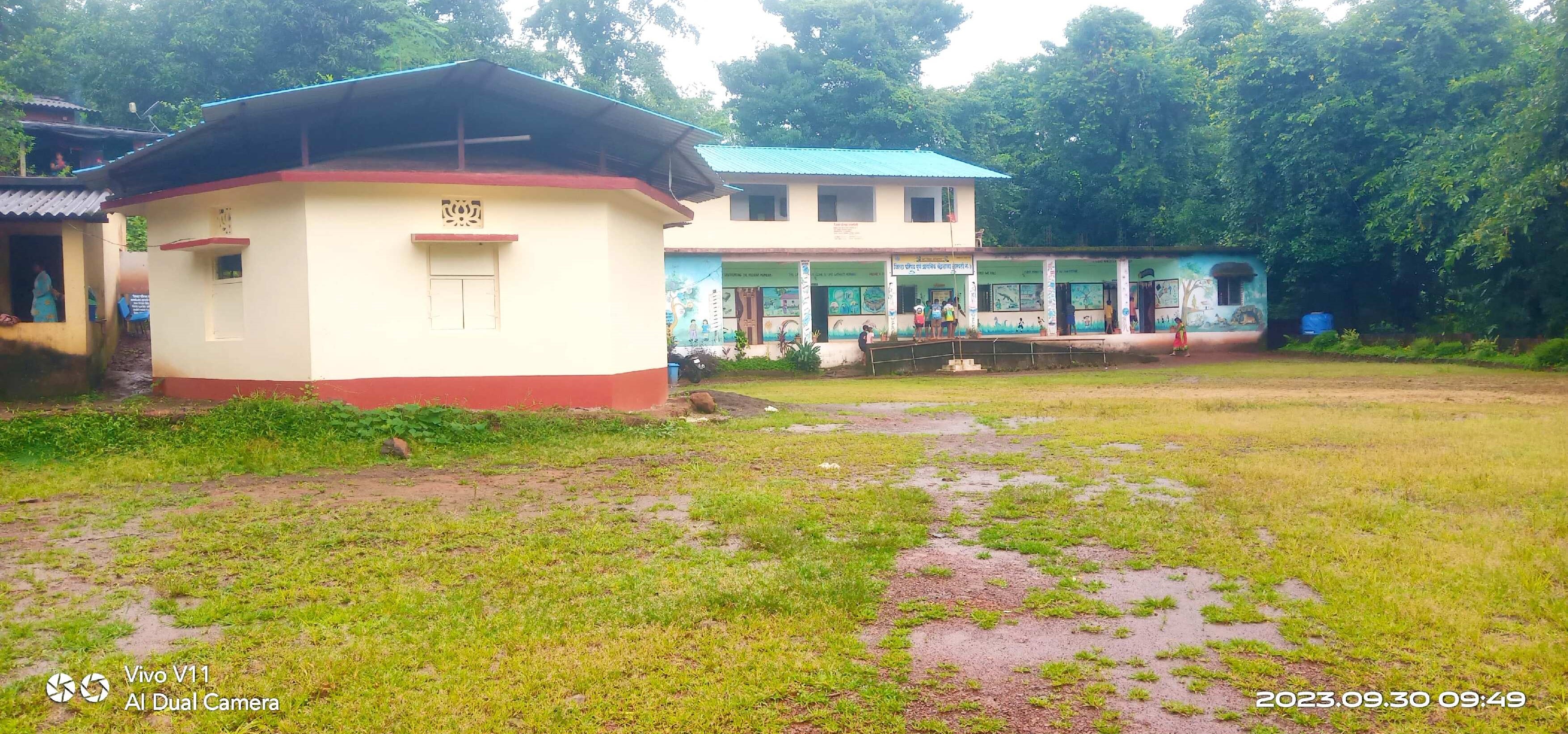 शाळेचे क्रीडांगण 